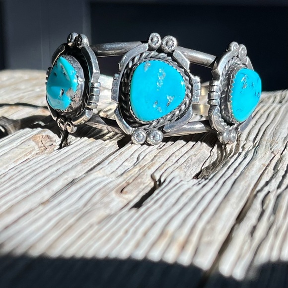 Vintage Navajo Turquoise Sterling Silver Cuff, Artist Marked - Picture 2 of 13